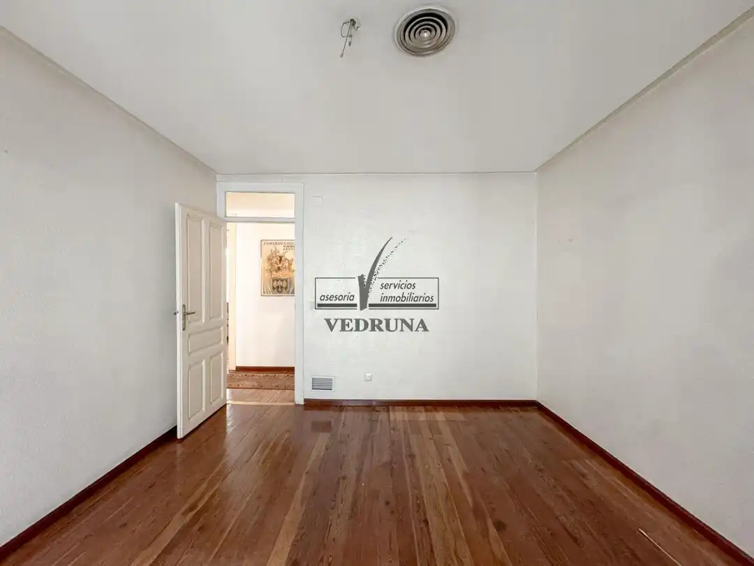 Office space with lift for sale in Paseo de Sagasta, imagen 18