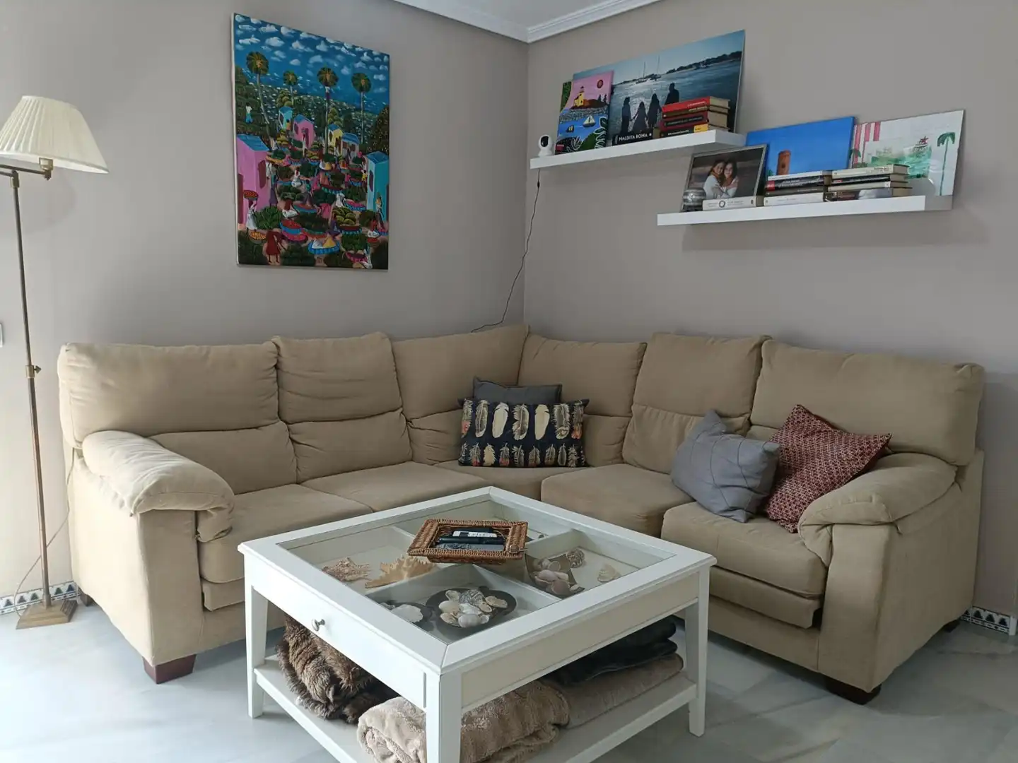 Sala d'estar de Apartament en venda en Chiclana de la Frontera amb Aire condicionat, Jardí privat i Moblat