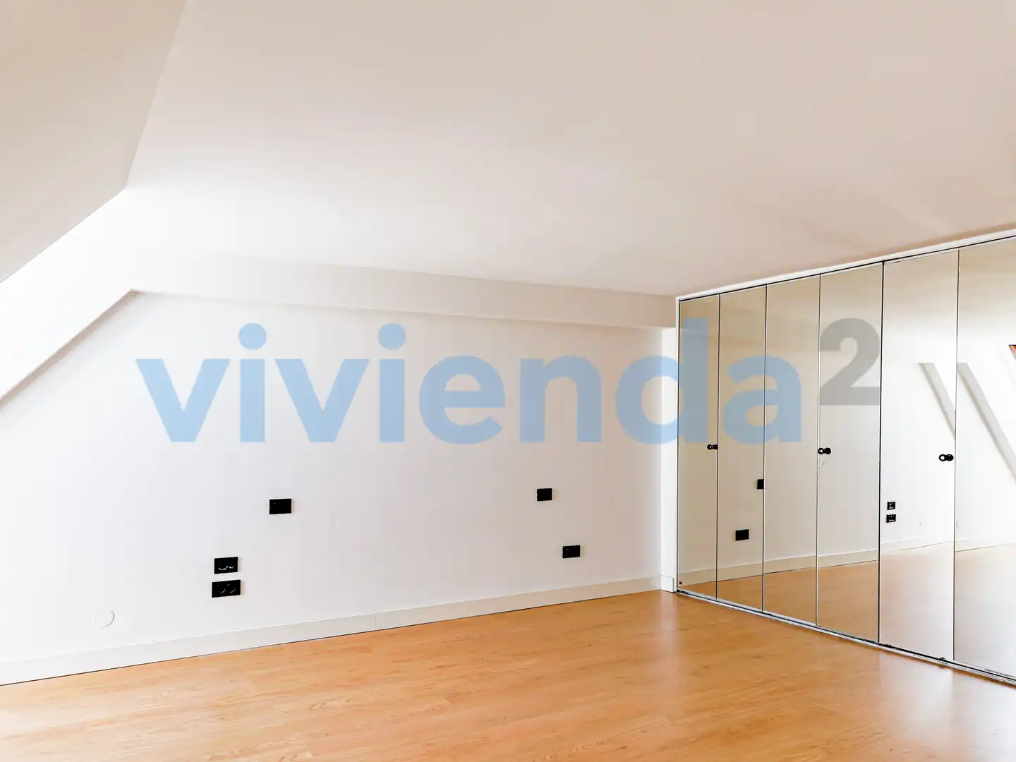 Schlafzimmer von Wohnung zur Miete in Madrid mit Heizung und Balkon