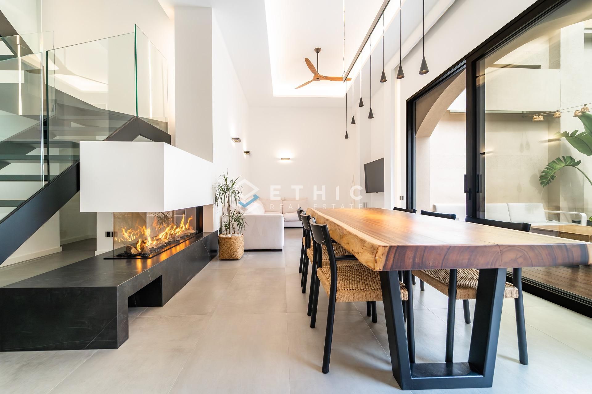 Sala d'estar de Casa o xalet en venda en Palamós amb Aire condicionat, Calefacció i Jardí privat