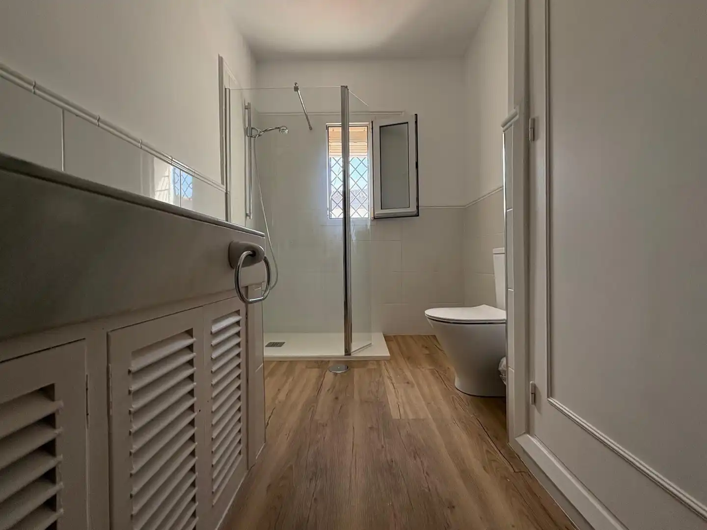 Bathroom of Houses for sale in Algeciras  with Air Conditioner, Private garden and Terrace