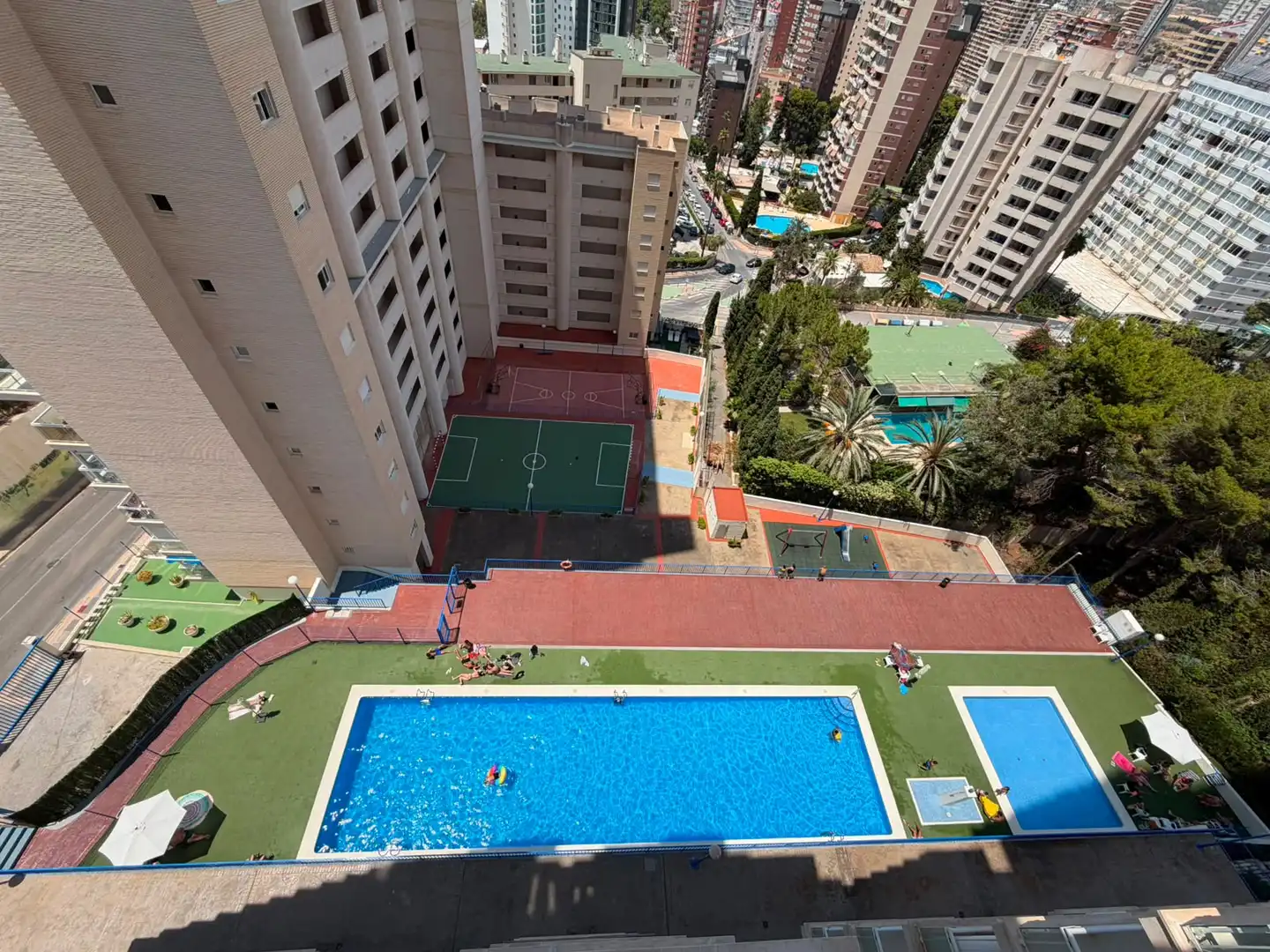 Apartament amb terrassa en venda a Calle Pekin, imagen 2