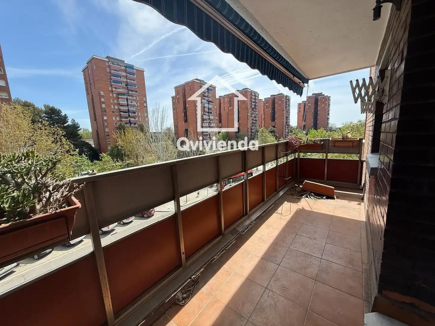 Vista exterior de Piso en venta en Terrassa con Calefacción y Terraza