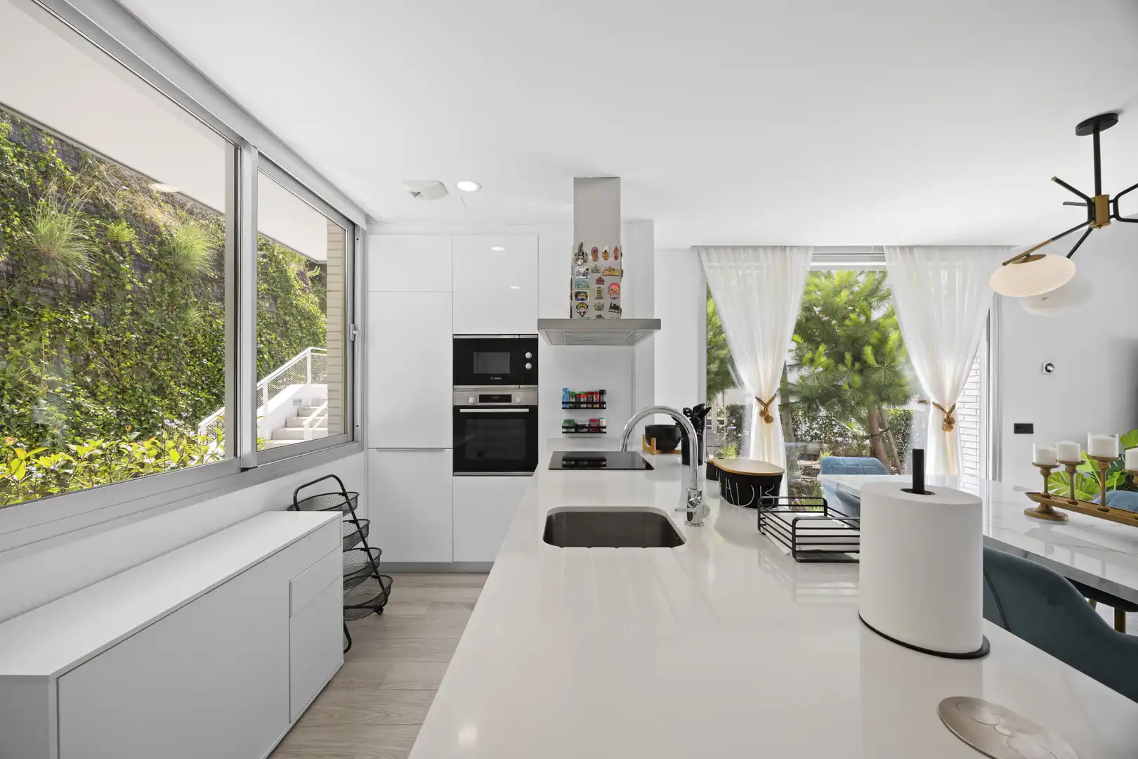 Küche von Einfamilien-Reihenhaus zum Verkauf in Estepona mit Klimaanlage, Terrasse und Schwimmbad
