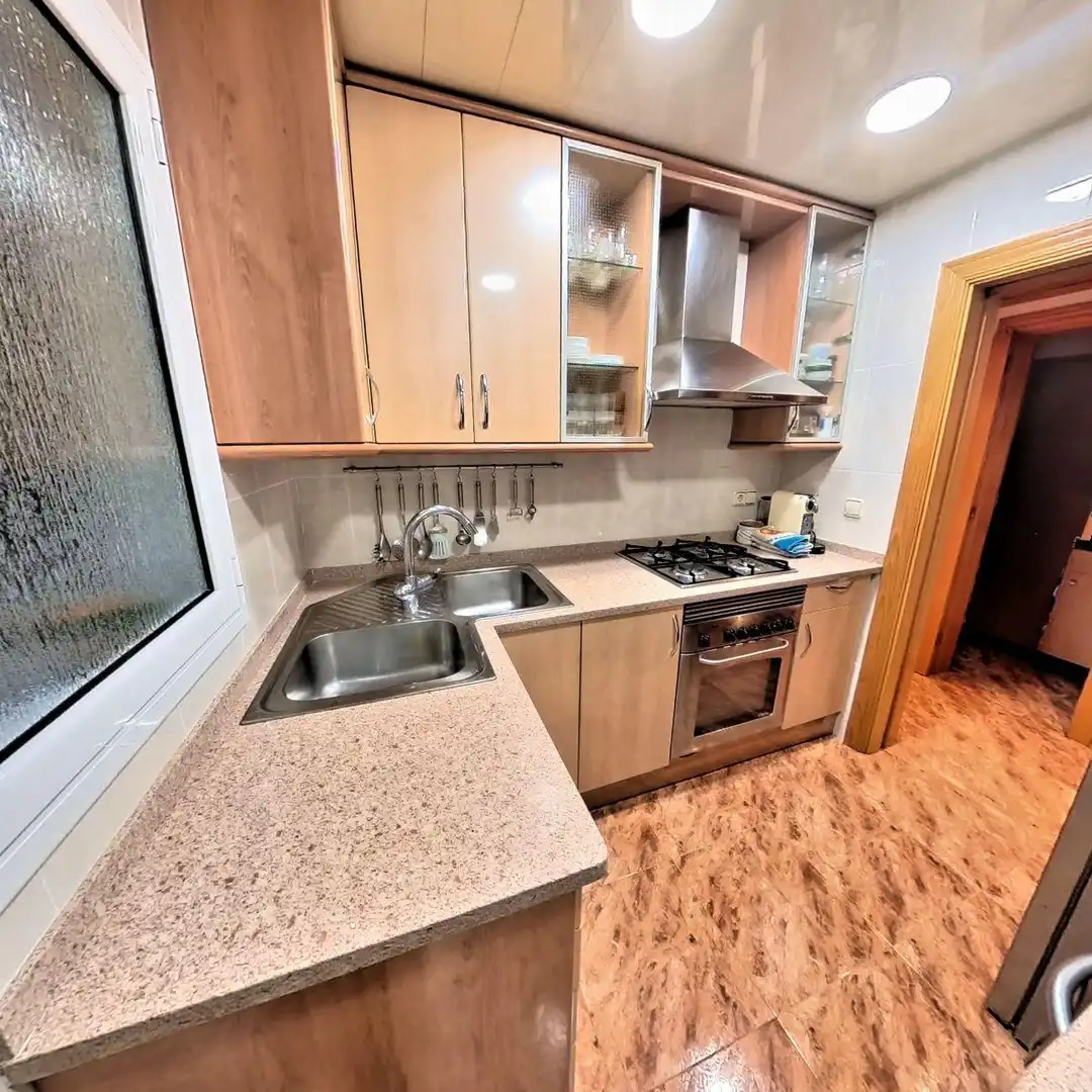 Küche von Wohnung zum Verkauf in Barcelona mit Klimaanlage, Heizung und Terrasse