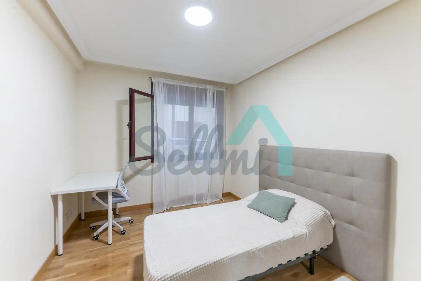 Flat for rent in Calle Luis Braille, Milán - Pumarín