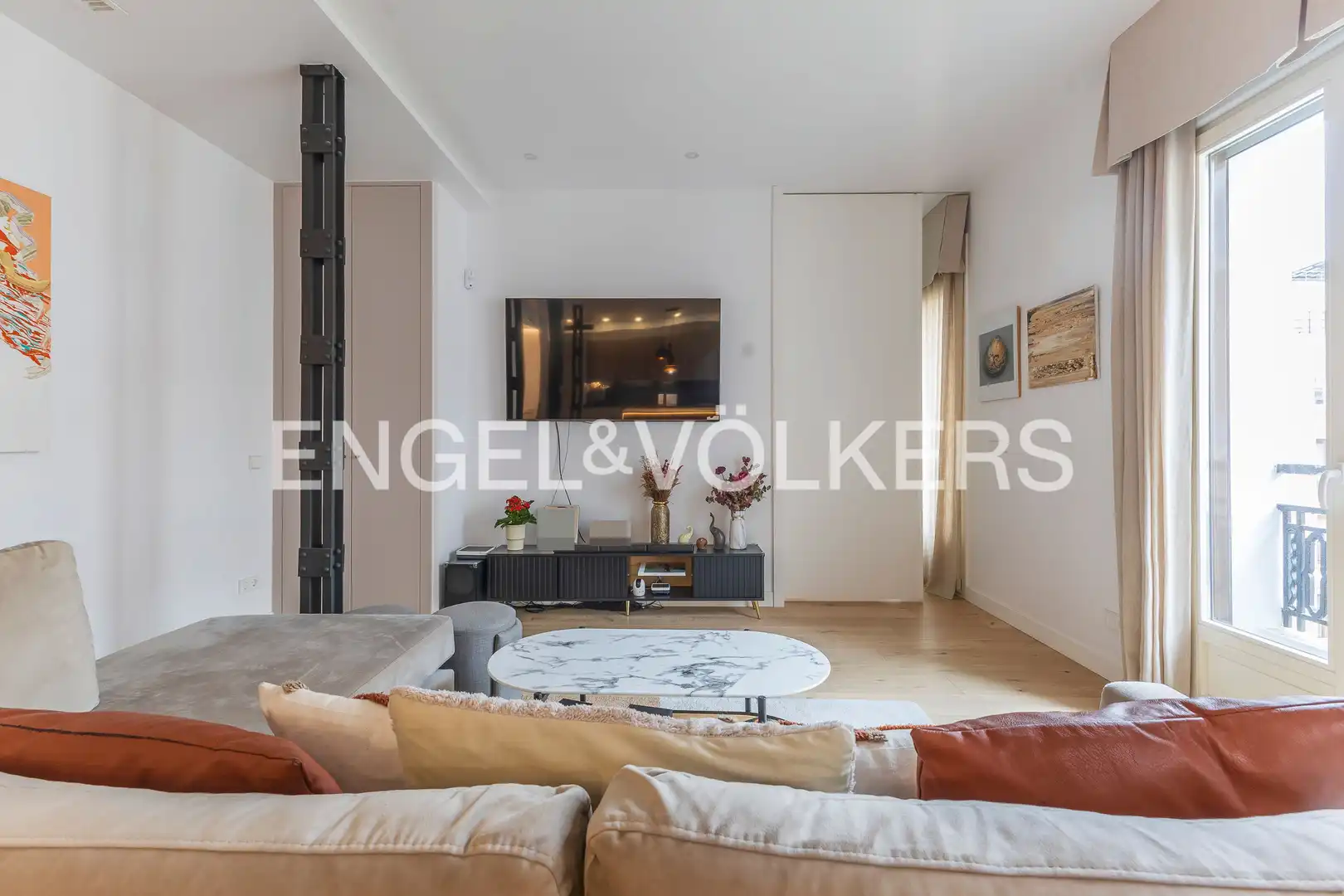 Living room of Flat for sale in Chamberí