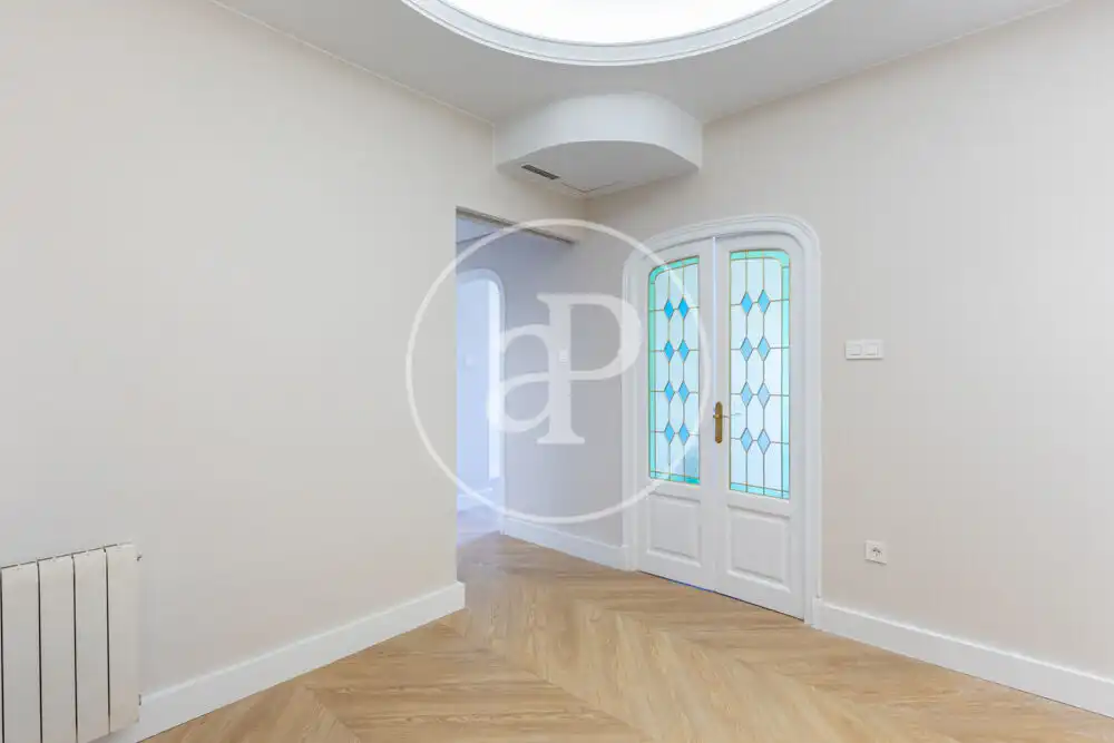 Flat for rent in Valencia  with Air Conditioner, Heating and Balcony