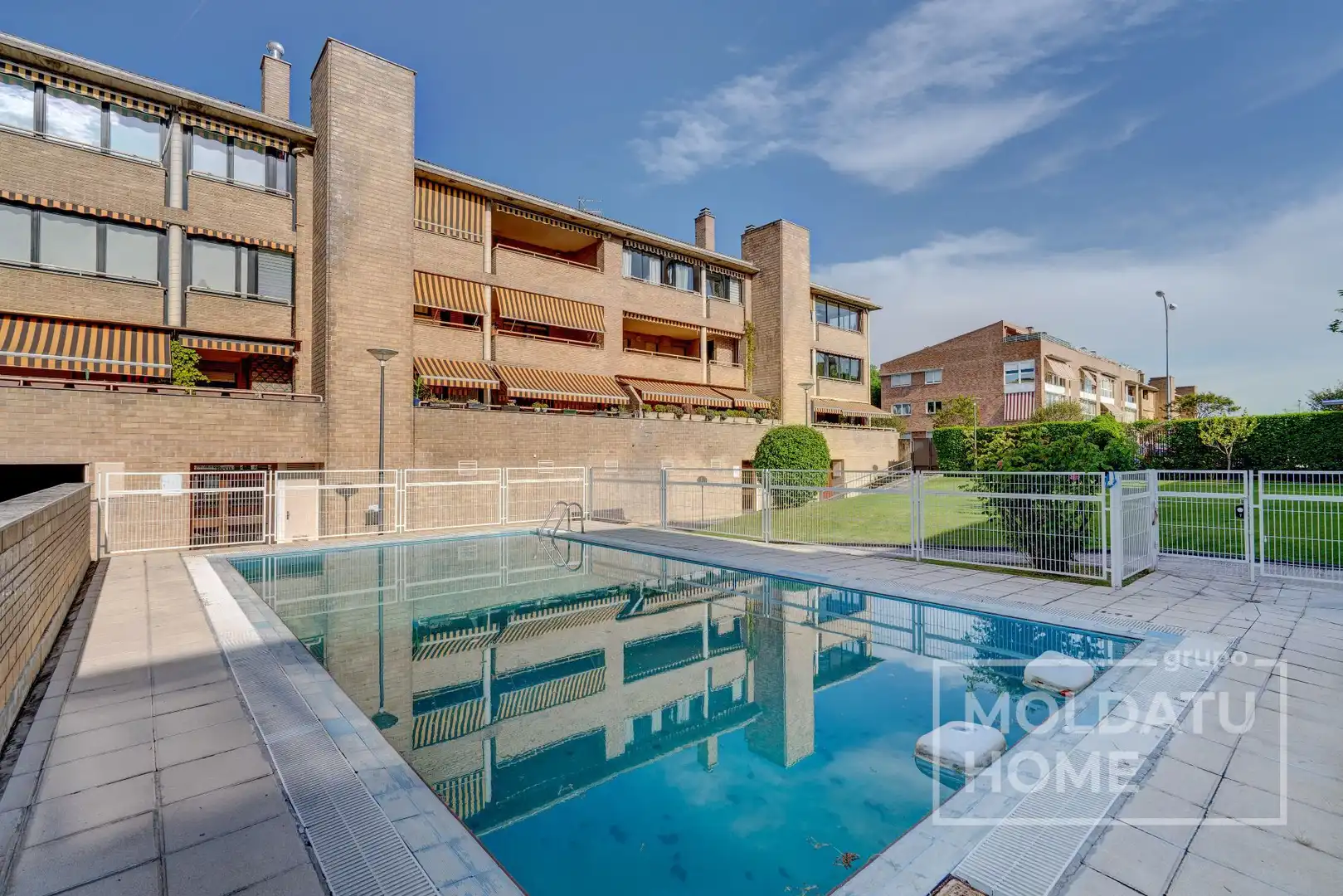 Pis amb piscina en venda a AVENIDA EULTZA, imagen 2