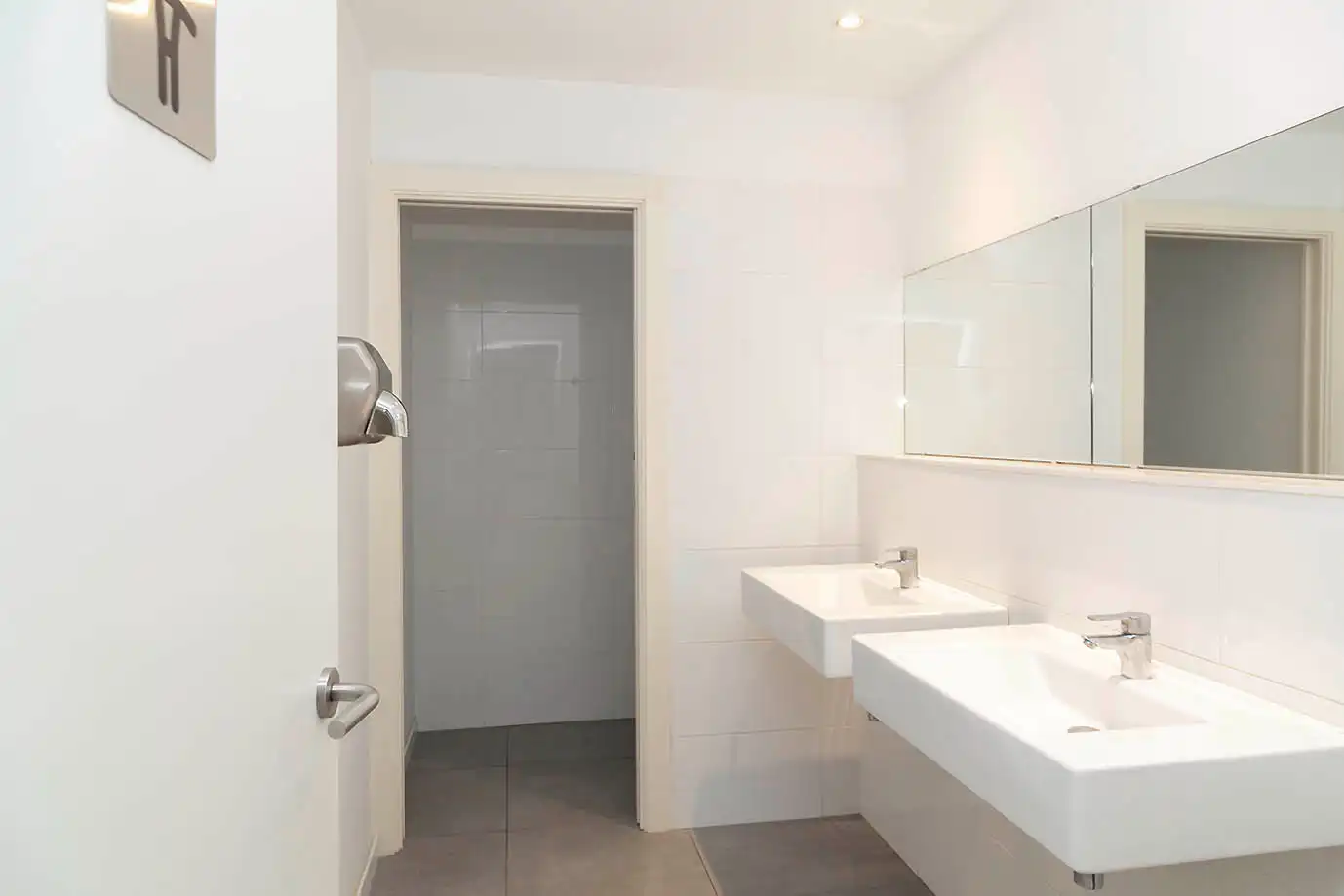 Baño de Nave industrial en venta en Molins de Rei con Alarma