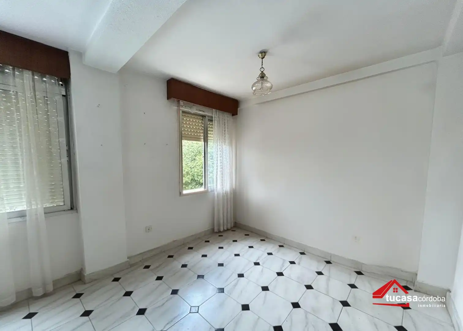 Schlafzimmer von Wohnung zum Verkauf in Córdoba mit Klimaanlage, Abstellraum und Möbliert