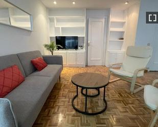 Living room of Flat to rent in  Madrid Capital  with Air Conditioner and Balcony