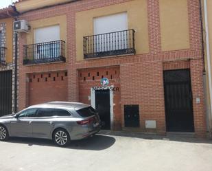 Exterior view of Duplex to rent in Santorcaz