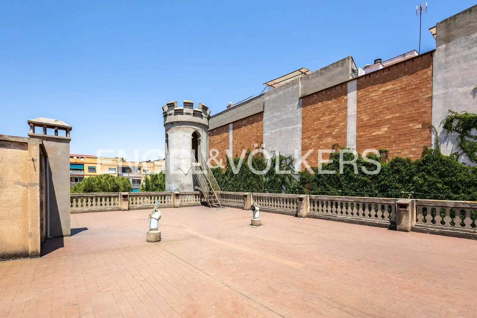 Vista exterior de Casa o chalet en venta en Sant Boi de Llobregat con Aire acondicionado, Calefacción y Jardín privado