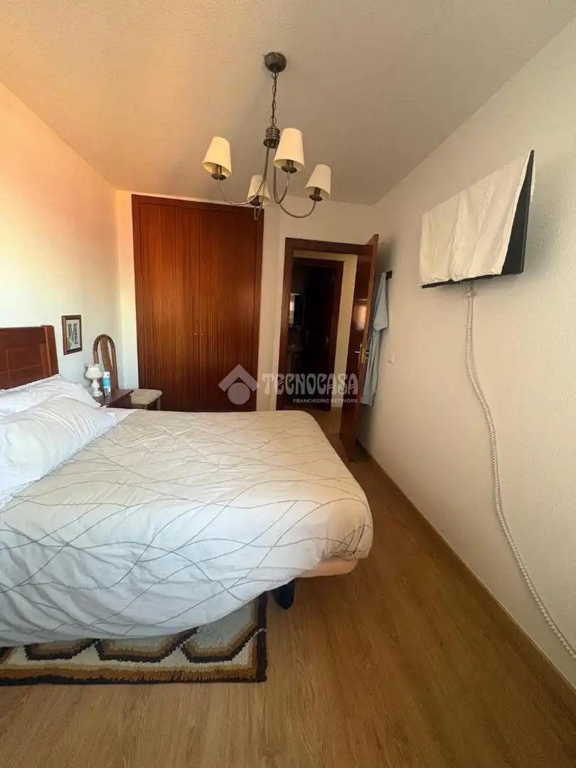 Bedroom of Flat for sale in Madrid