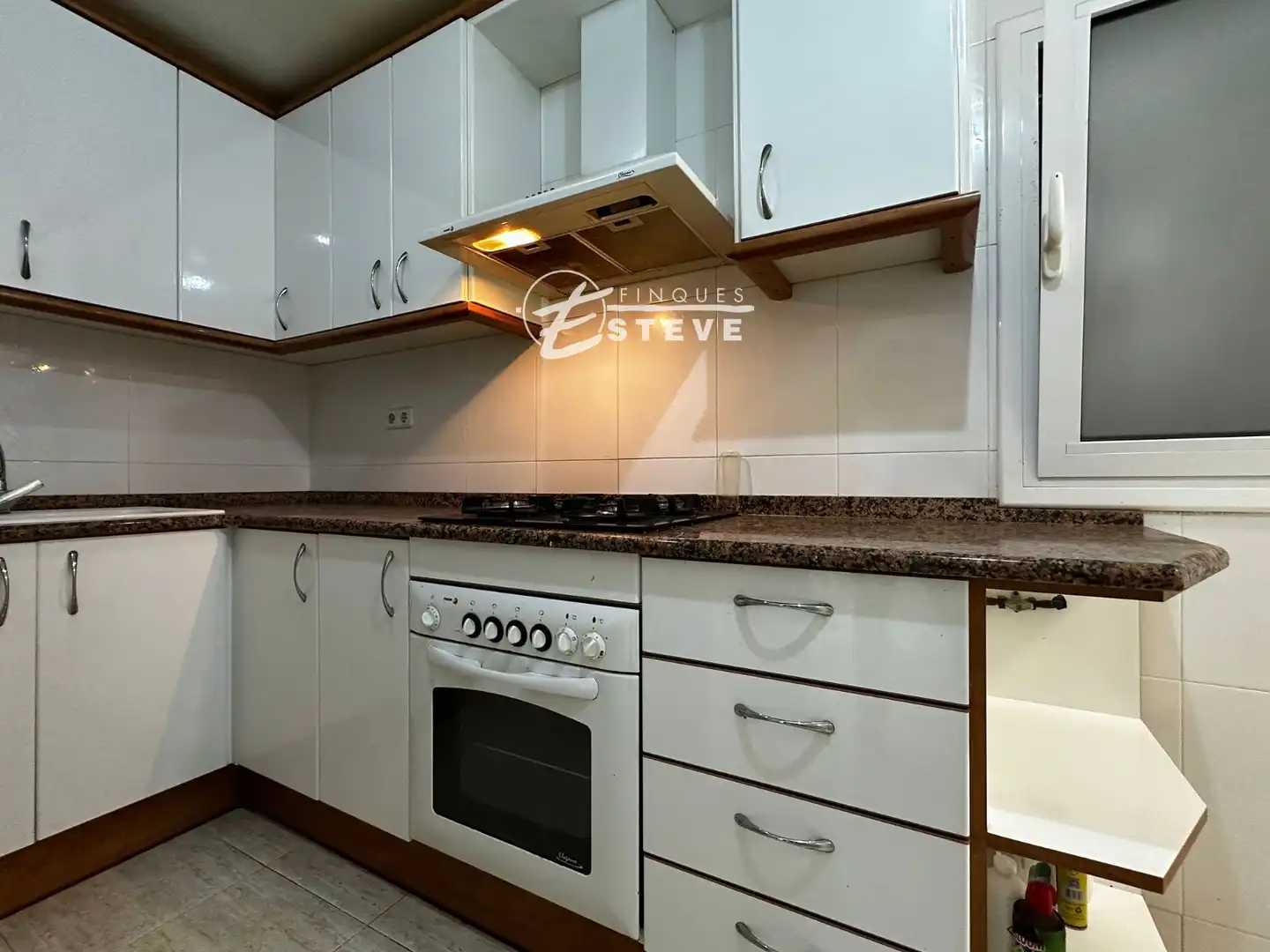 Küche von Wohnung zum Verkauf in Calafell mit Terrasse und Abstellraum