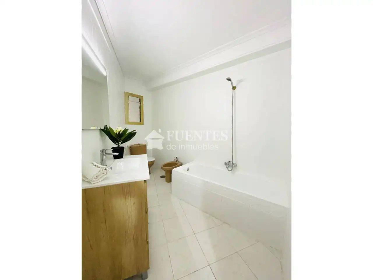 Habitación de Piso en venta en Alicante / Alacant con Aire acondicionado y Terraza