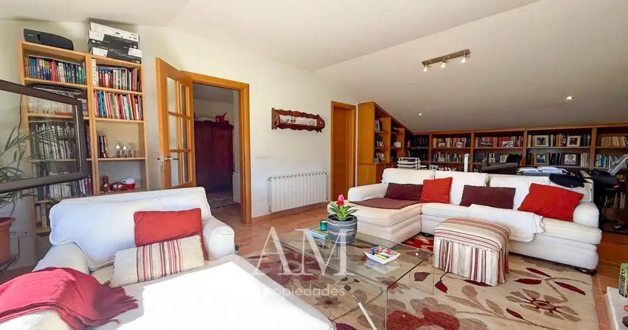 Sala de estar de Casa o chalet en venta en Vigo  con Calefacción, Jardín privado y Terraza