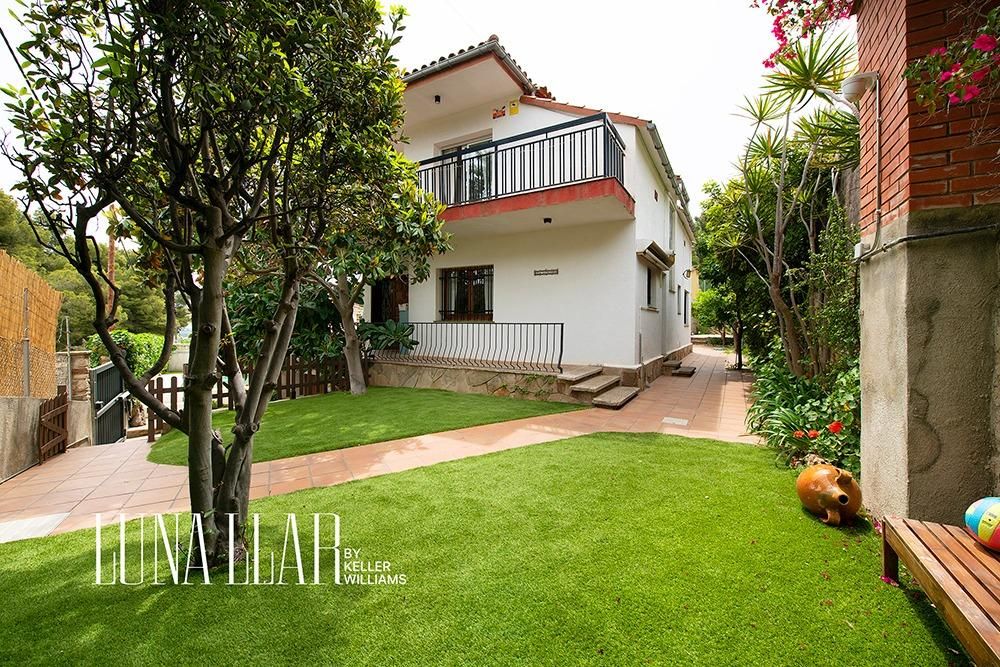 Jardí de Casa o xalet en venda en Castelldefels amb Aire condicionat, Calefacció i Jardí privat