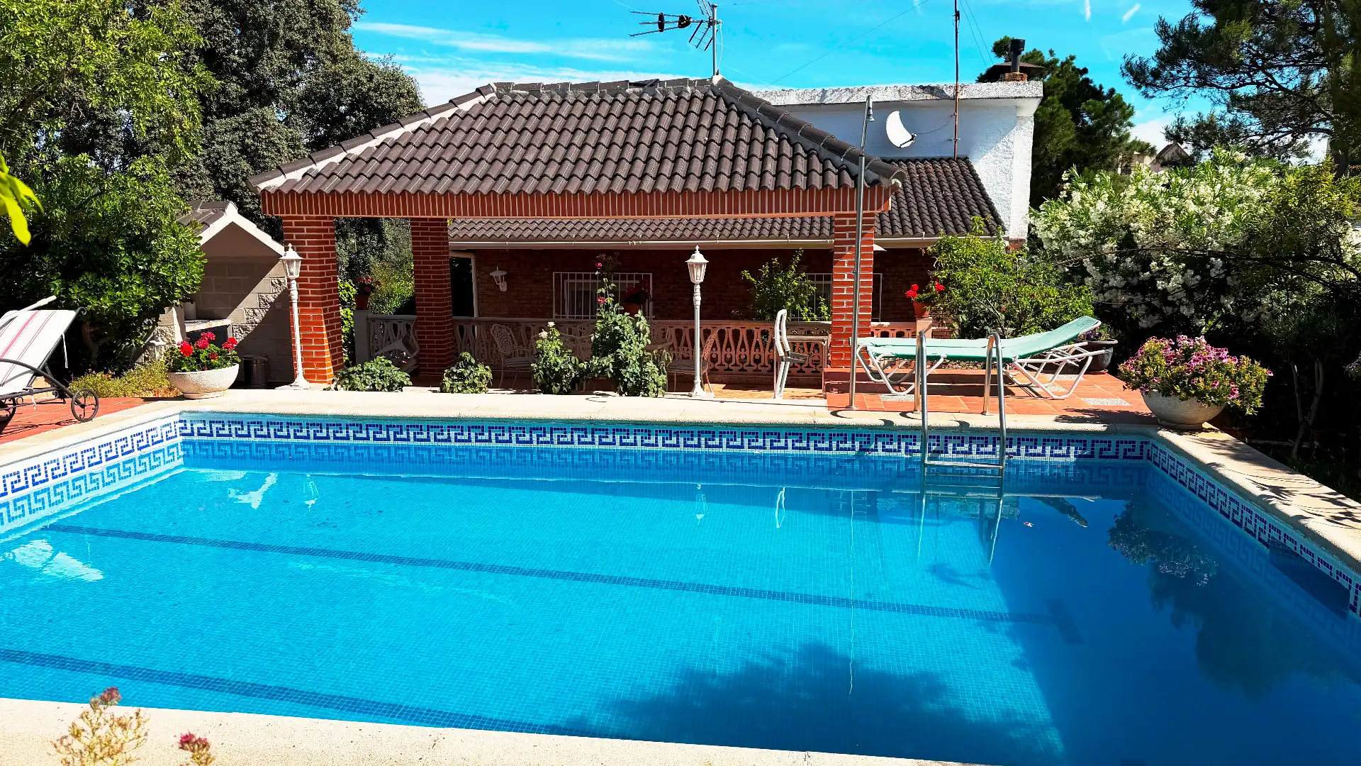 Piscina de Casa o xalet en venda en Santa Cruz del Retamar amb Calefacció, Jardí privat i Terrassa