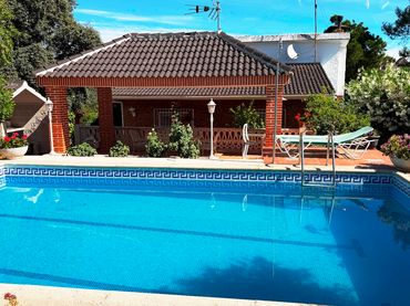 Villa avec piscine à vendre à Calle Tucán 9