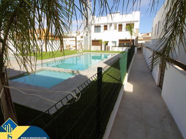 Casa con piscina en venta en Pilar de la Horadada ciudad