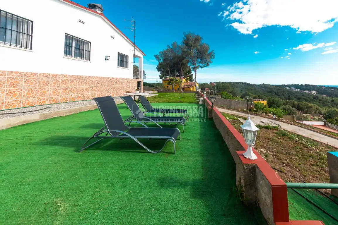 Terrassa de Casa o xalet en venda en Cubelles amb Calefacció i Piscina