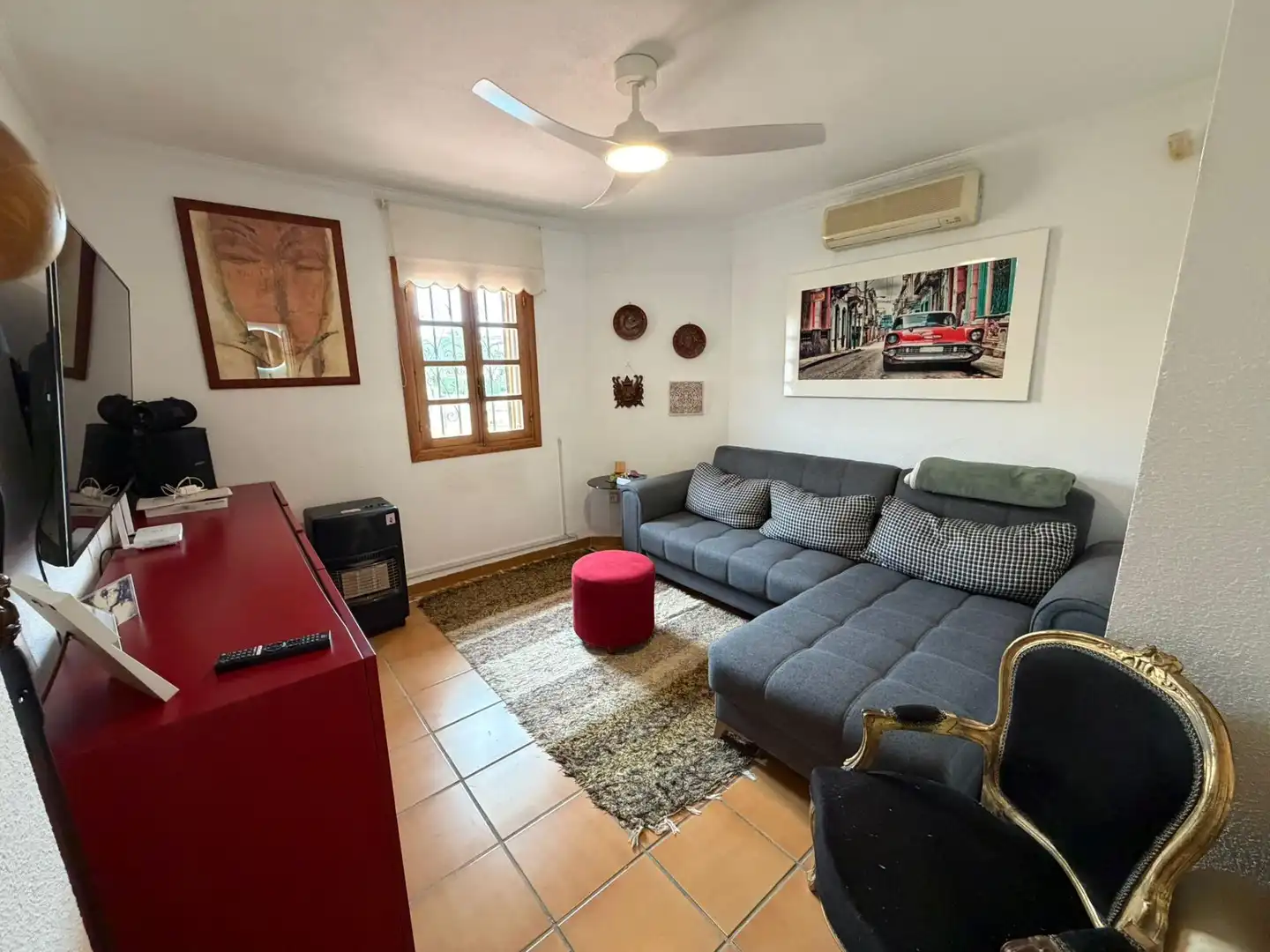 Living room of Ground floor for sale in L'Alfàs del Pi  with Air Conditioner, Private garden and Furnished