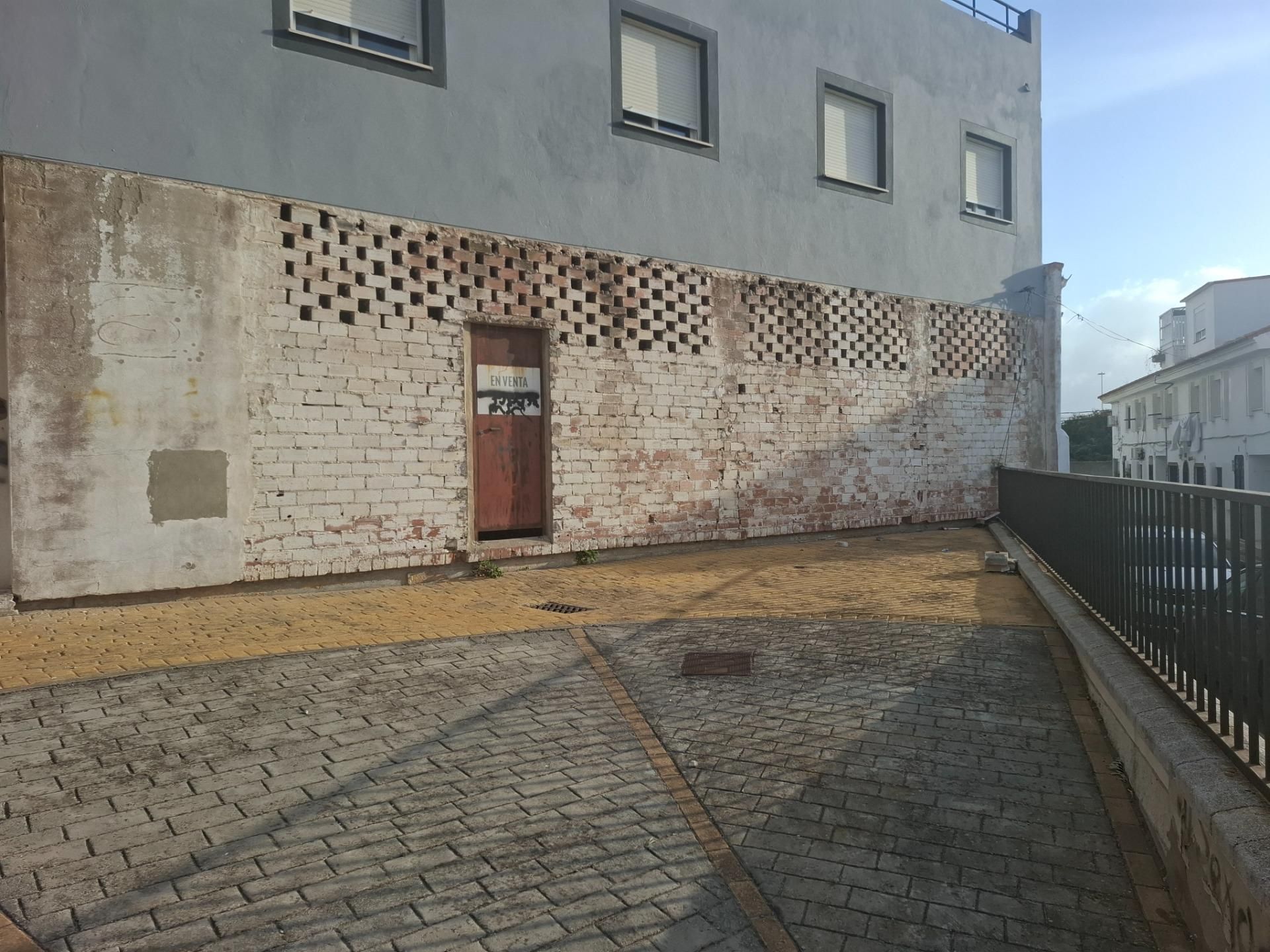 Vista exterior de Local en venda en San Roque