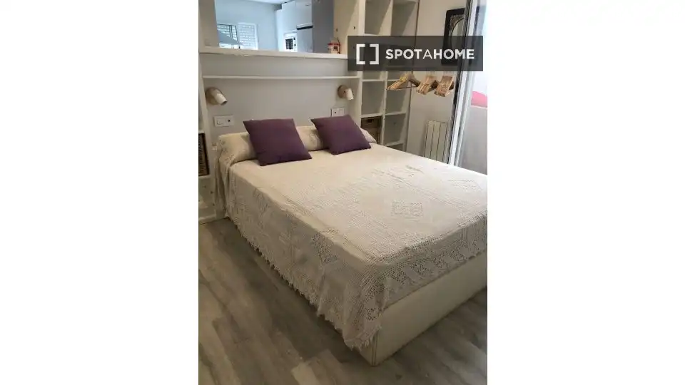 Schlafzimmer von Wohnung zur Miete in Barcelona mit Klimaanlage, Heizung und Möbliert