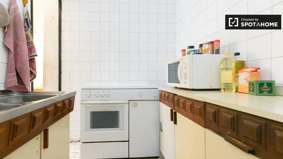 Cocina de Piso de alquiler en Granada con Aire acondicionado, Calefacción y Amueblado