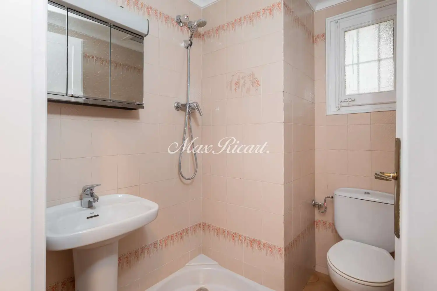 Baño de Piso de alquiler en Barcelona con Aire acondicionado, Calefacción y Terraza