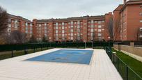 Piscina de Pis en venda en  Madrid Capital amb Aire condicionat, Calefacció i Jardí privat