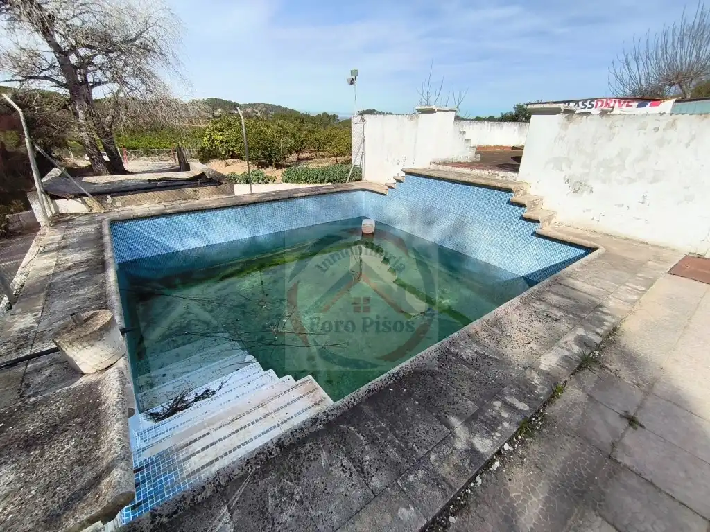 Swimming pool of Residential for sale in La Llosa de Ranes