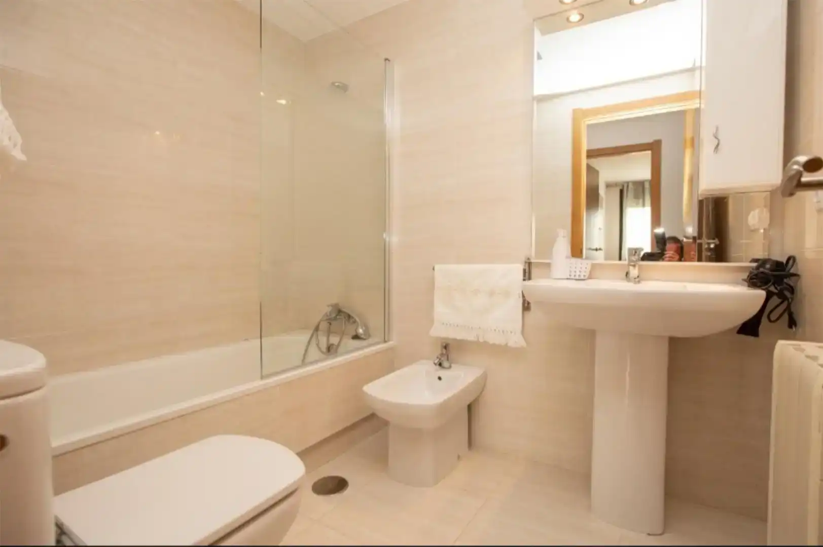 Bathroom of Flat for rent in A Illa de Arousa 