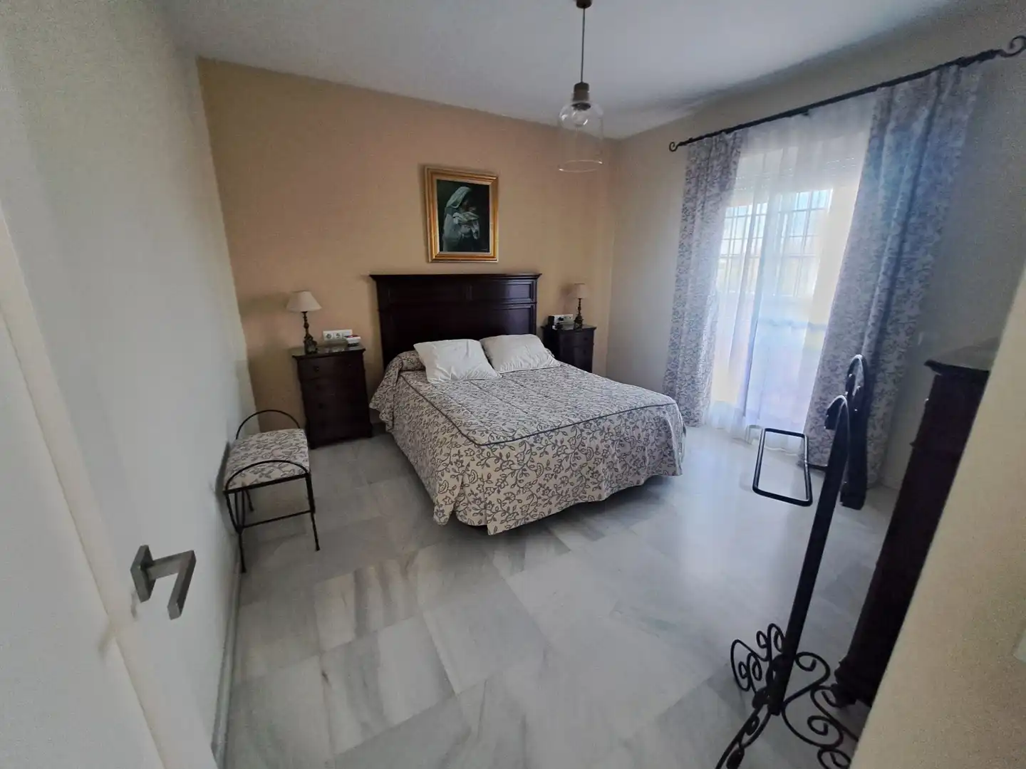 Dormitori de Casa o xalet en venda en Dos Hermanas amb Aire condicionat, Jardí privat i Terrassa