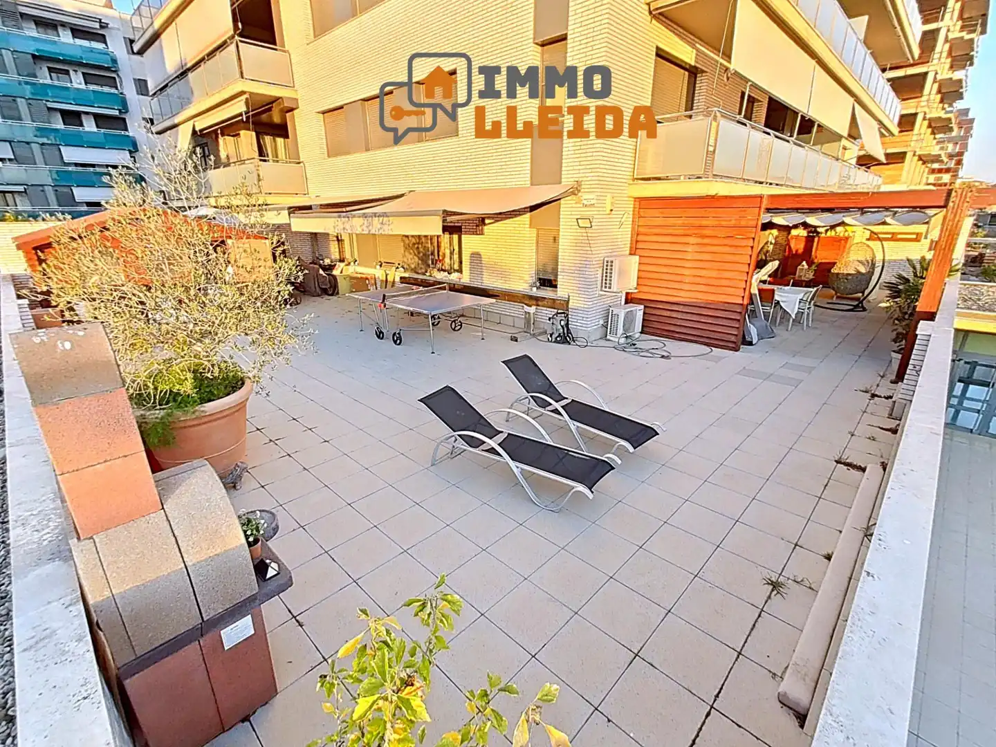 Terrasse von Wohnung zum Verkauf in Lleida mit Klimaanlage, Heizung und Privatgarten