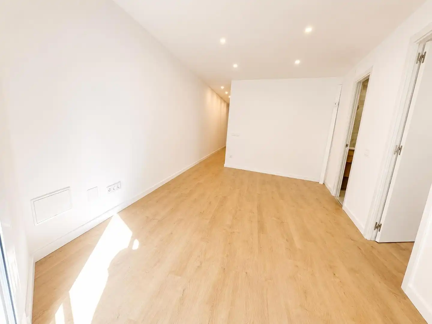 Piso con terraza en venta en Carrer dels Pirineus, imagen 3