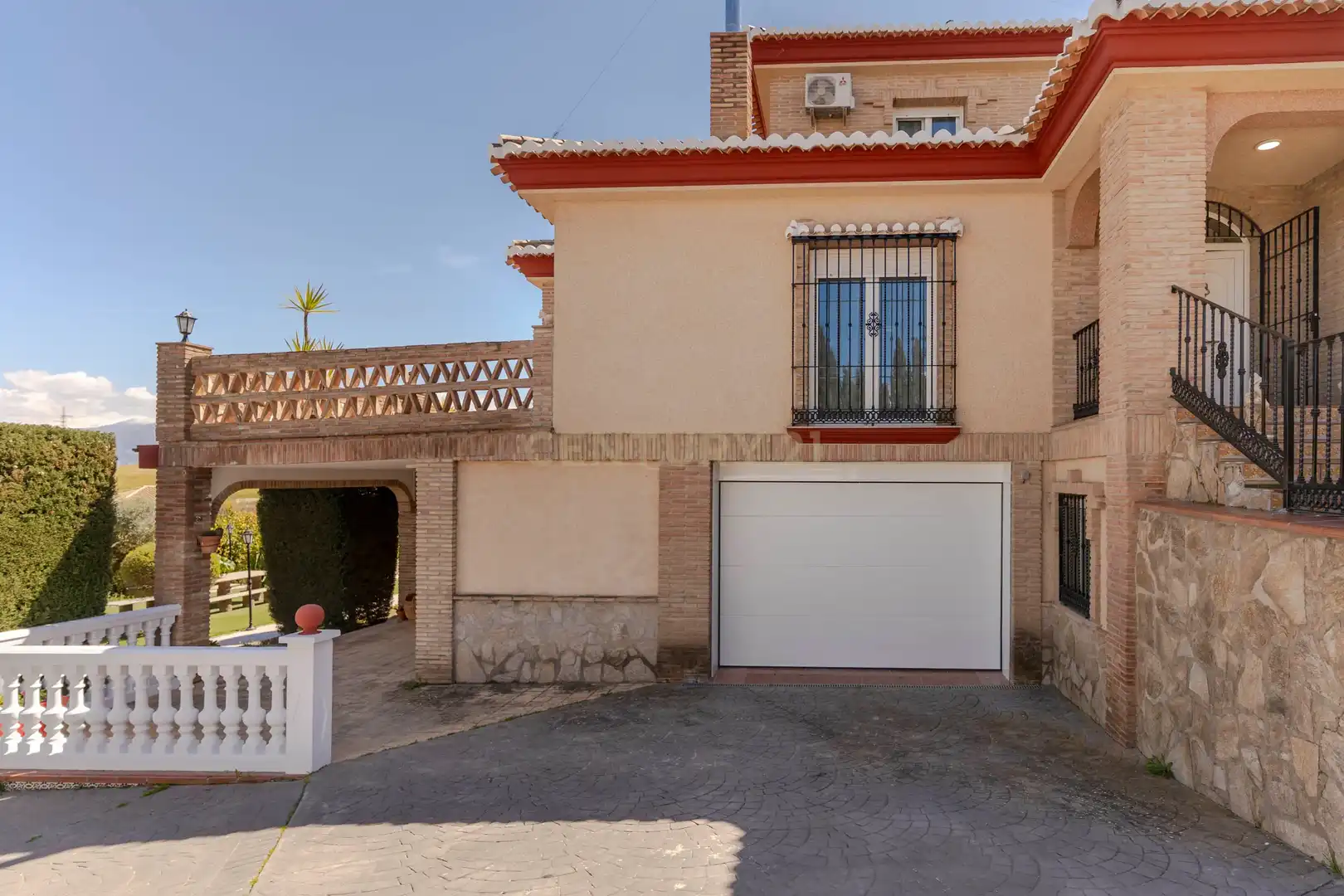 Vista exterior de Casa o chalet en venta en Las Gabias con Jardín privado, Trastero y Piscina