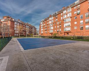 Exterior view of Flat for sale in  Madrid Capital  with Heating, Swimming Pool and Balcony