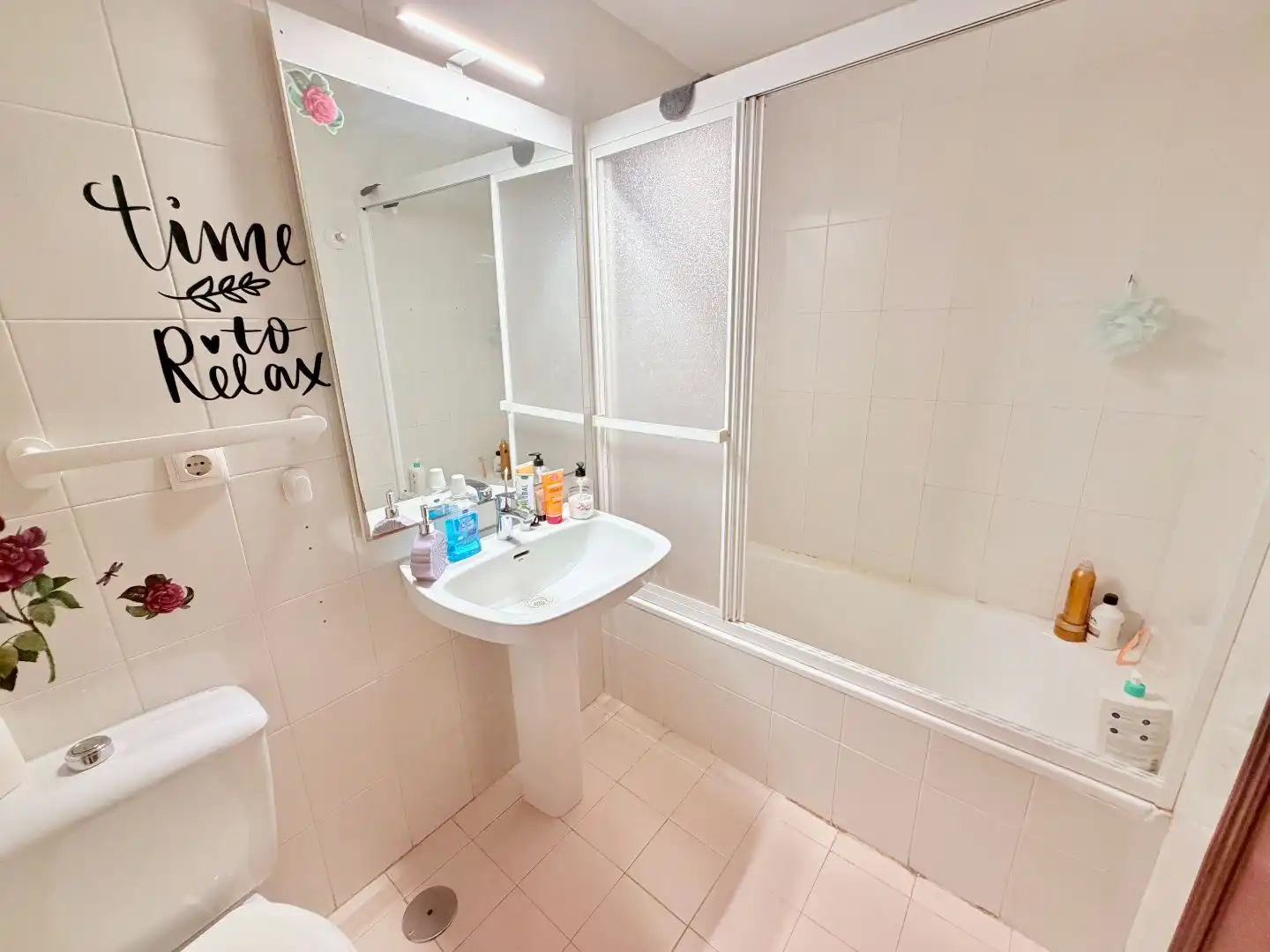 Bathroom of Flat for share in Pla - Carolinas
