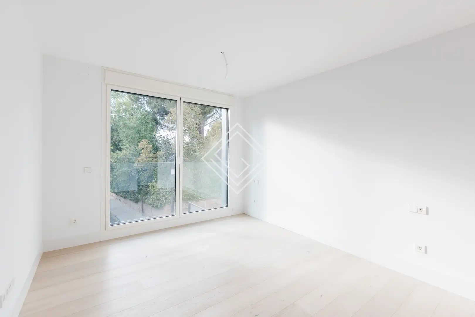 Habitación de Dúplex en venta en Madrid con Aire acondicionado, Terraza y Trastero