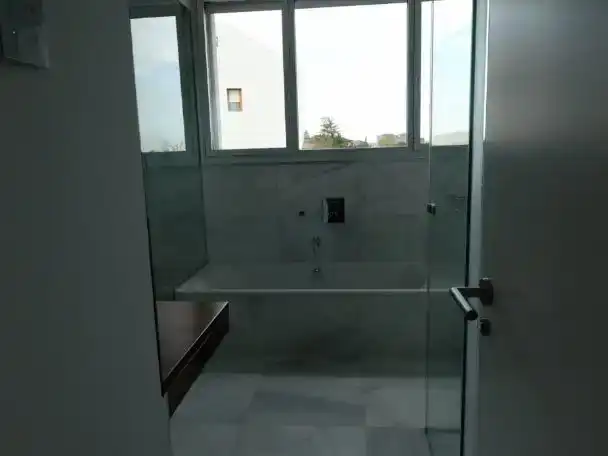 Bany de Casa o xalet en venda en  Madrid Capital amb Balcó