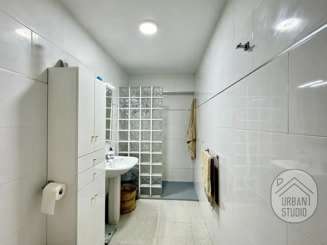 Baño de Piso en venta en Alicante / Alacant con Aire acondicionado, Amueblado y Balcón
