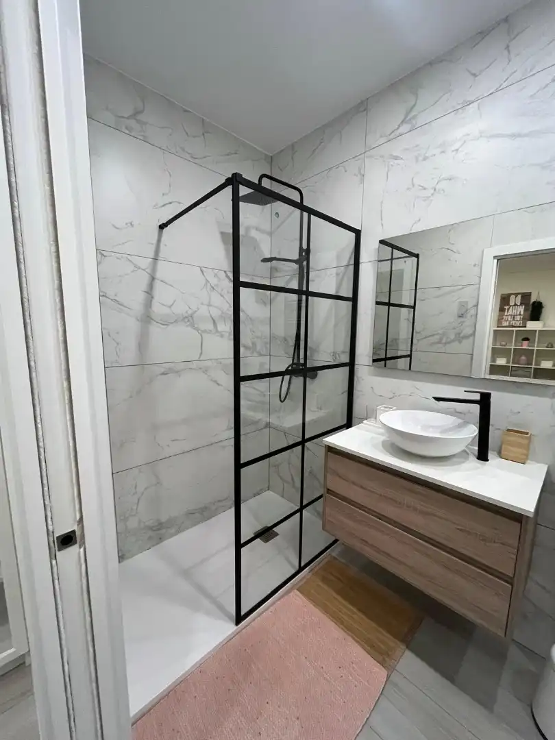 Bathroom of Flat for rent in Barcelona  with Air Conditioner, Heating and Parquet flooring
