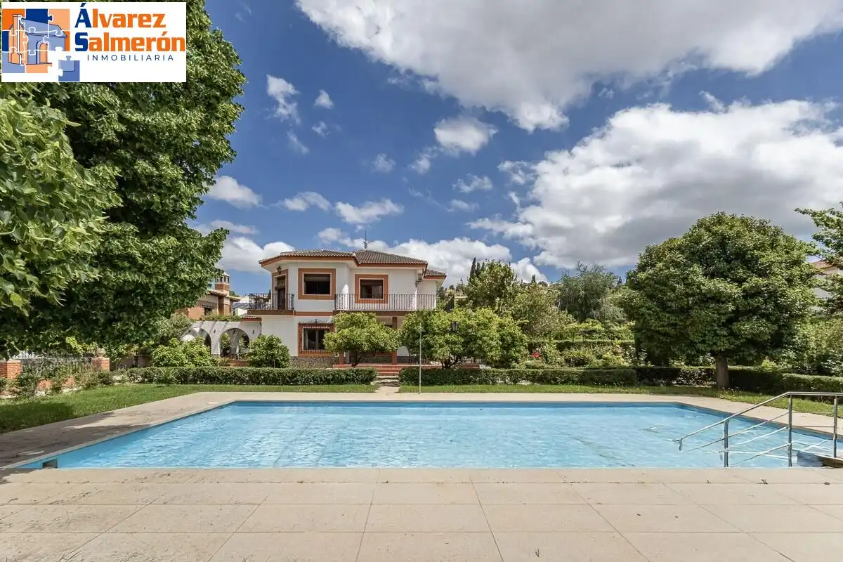 Jardín de Casa o chalet en venta en Huétor Vega con Aire acondicionado, Calefacción y Jardín privado
