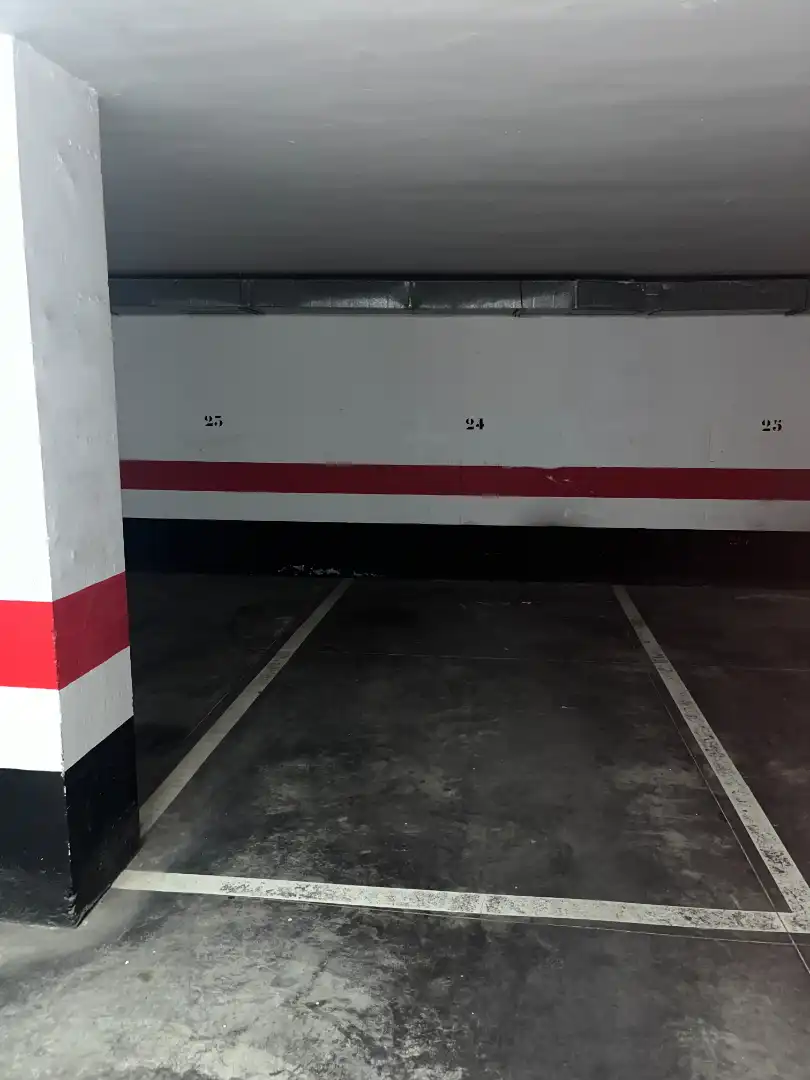 Individuel avec ascenseur à louer à Calle la Villera 9