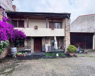 Vista exterior de Casa o xalet en venda en Corvera de Asturias amb Terrassa