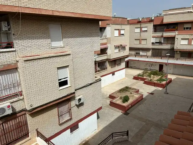 Flat for sale in Calle Miguel Ángel 5