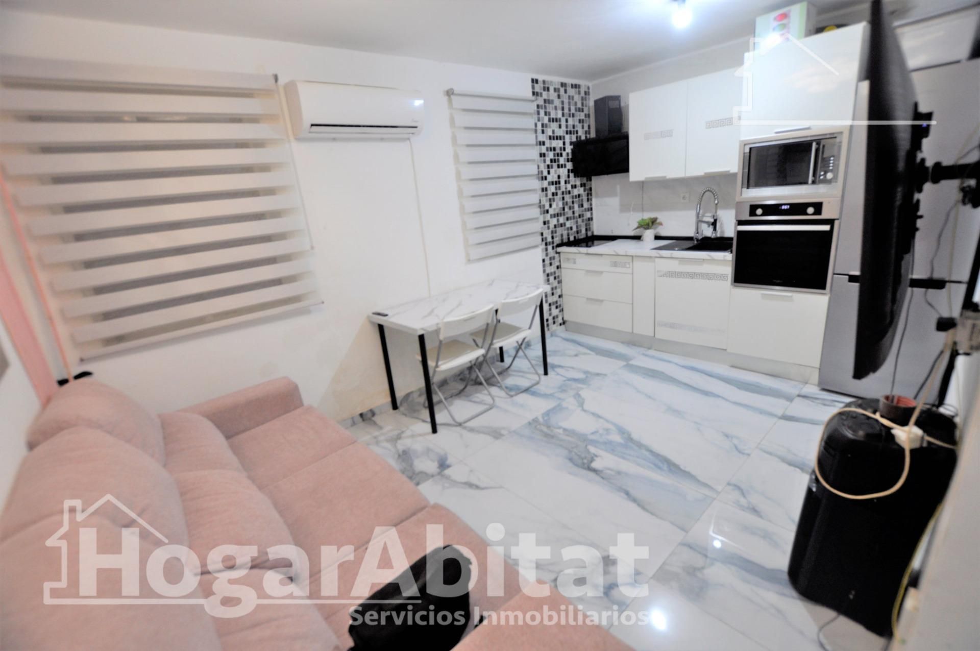 Kitchen of Flat for sale in Alaquàs  with Air Conditioner